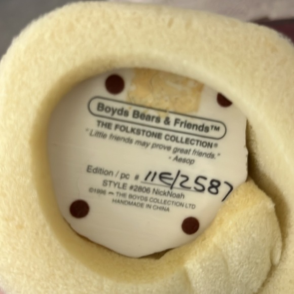 Boyd’s Bear NickNoah EUC in original box 📦. Santa 🎅 holding the arc. - Picture 3 of 3